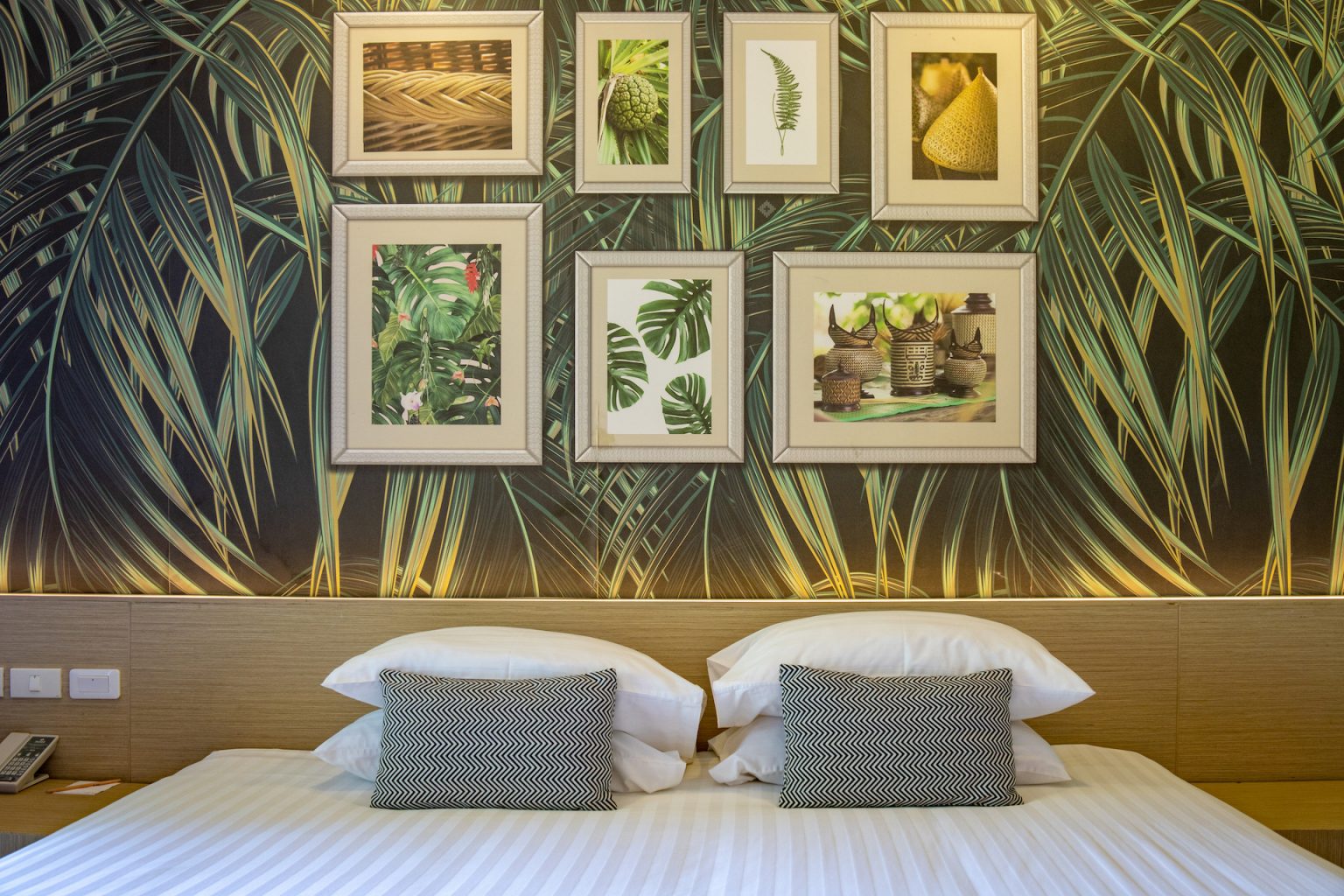 Deluxe Cliff View Room 4