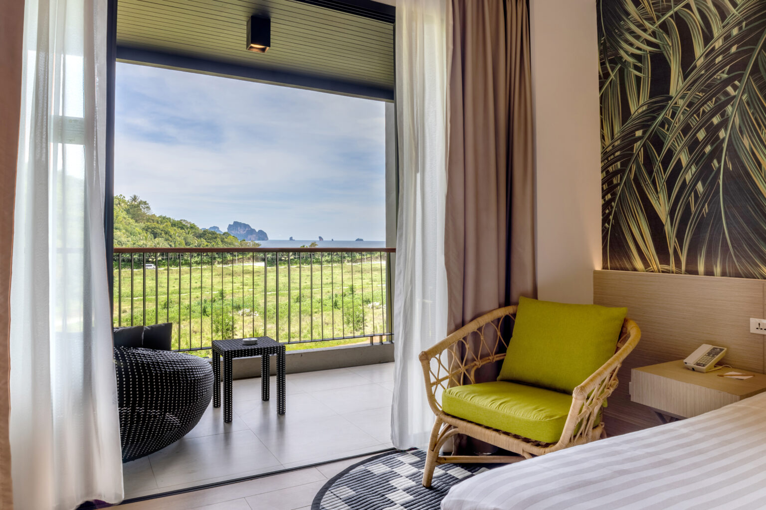 Deluxe Sea View 10