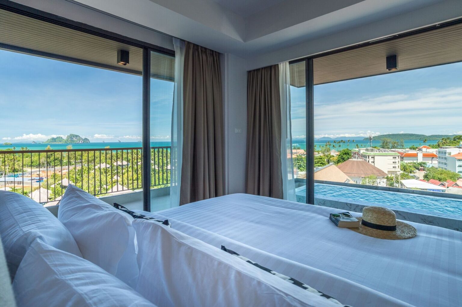 Deluxe Sea View Room With Outdoor Bathtub 01 (1)