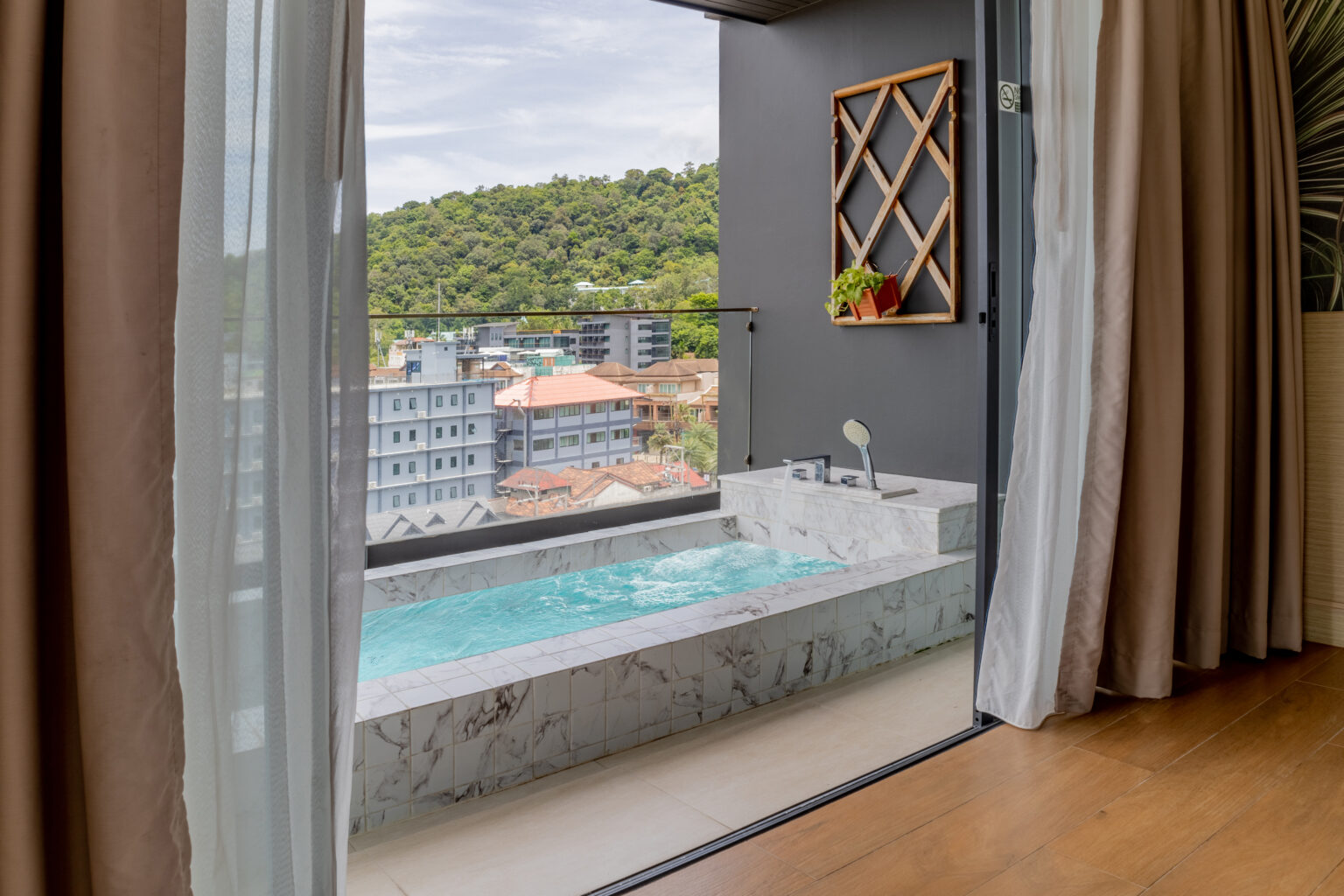 Deluxe Sea View with Outdoor Bathtub 26